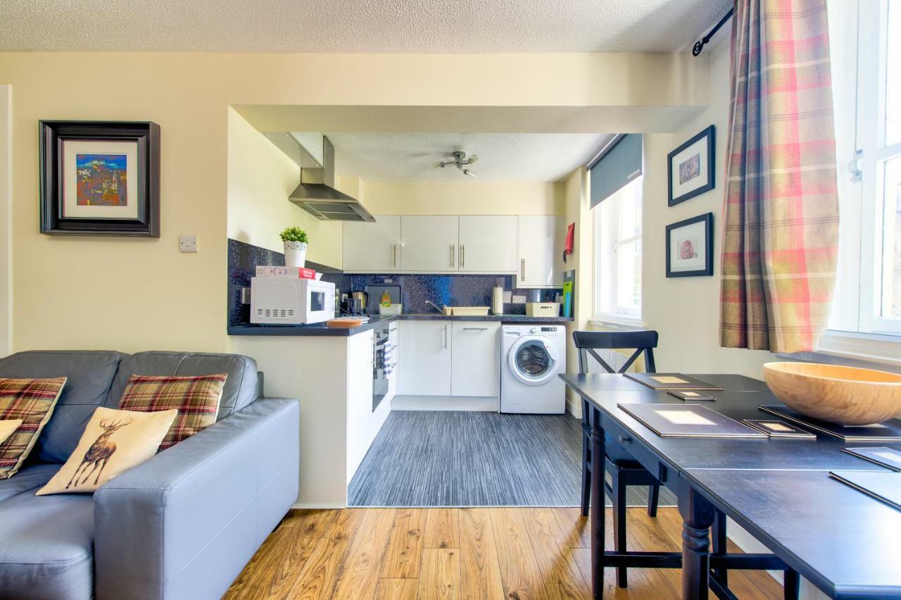 Stunning Studio Apartment Castle View Edimburgo Esterno foto